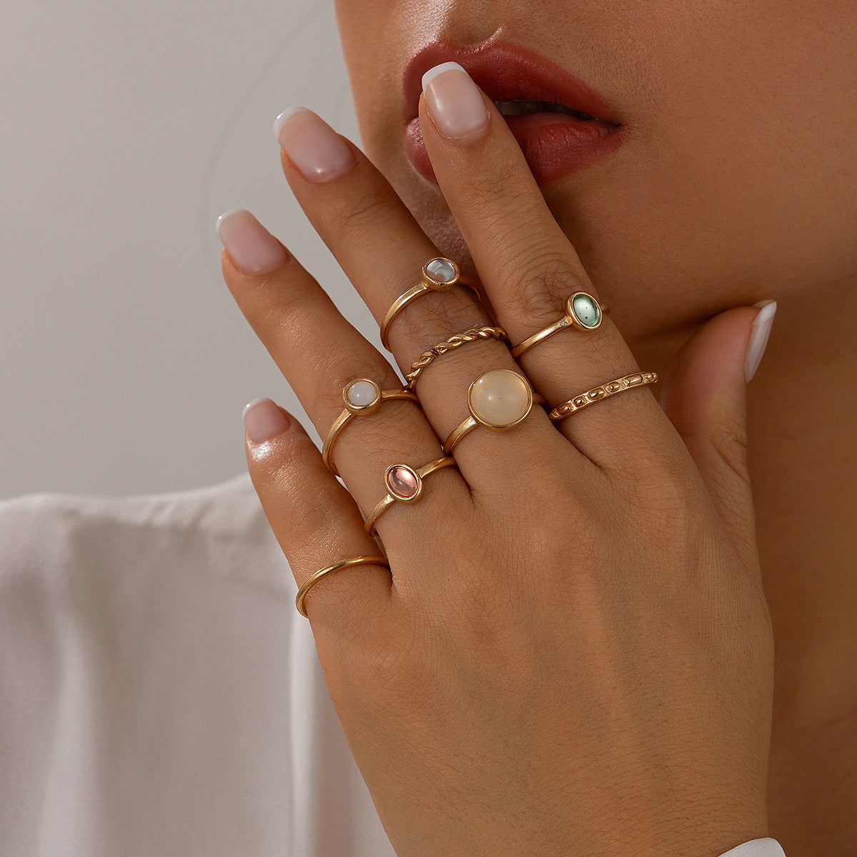 Zilora – Punk-Style Kreuzring ✨ Geflochtenes Design aus Legierung in Gold & Weiß