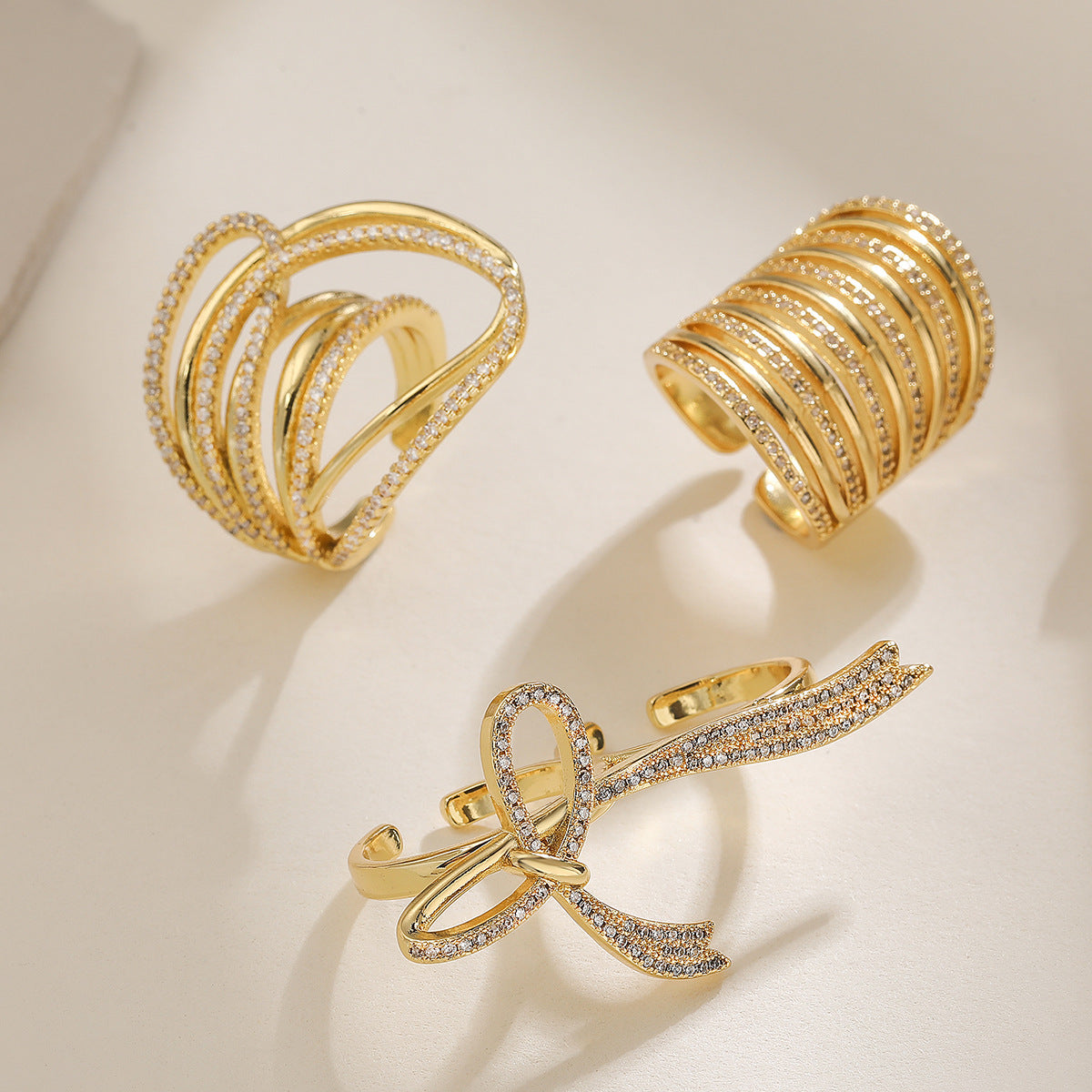 Zilora – Moderner Statement-Ring 💫 Geometrische Eleganz mit Zirkonia