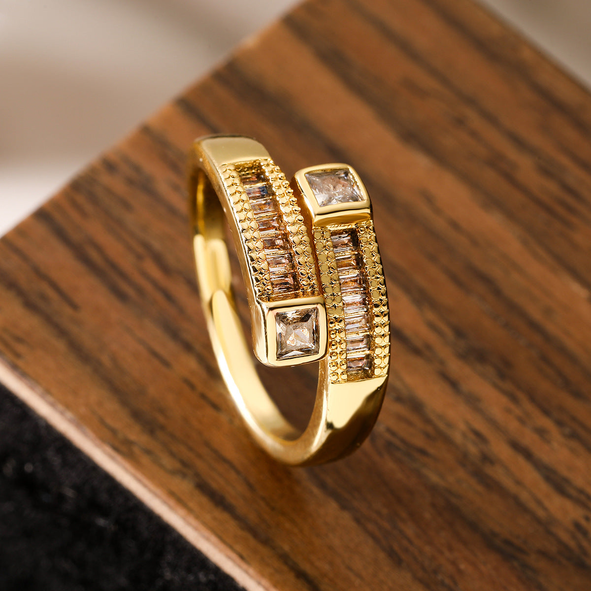 Zilora – Luxuriöser Statement-Ring ✨ Verstellbar mit geometrischem Design
