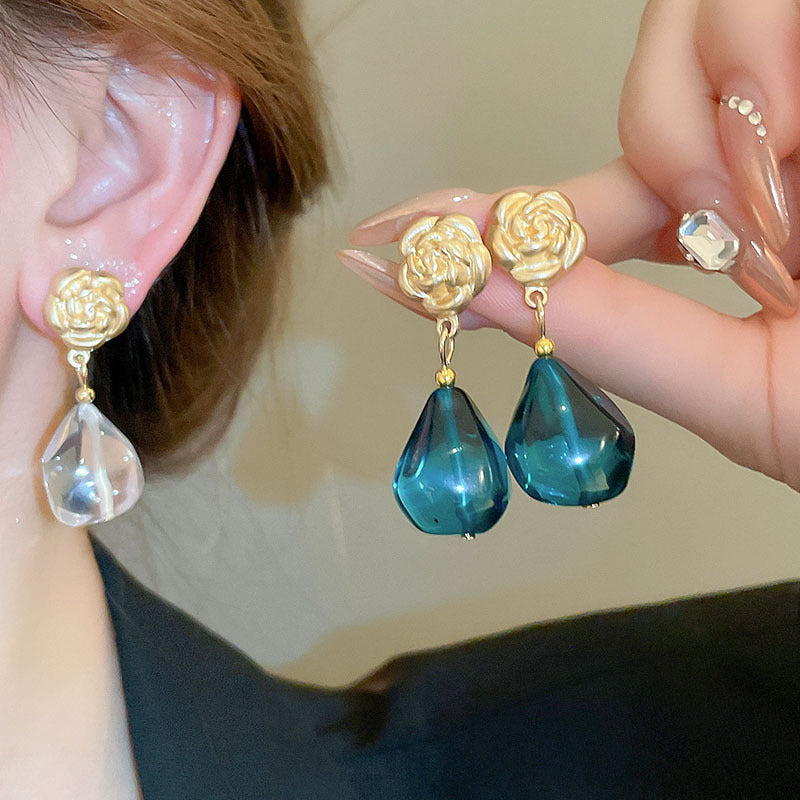 Square flower earrings, retro and high-end earrings, simple commuting fashion, light luxury earrings