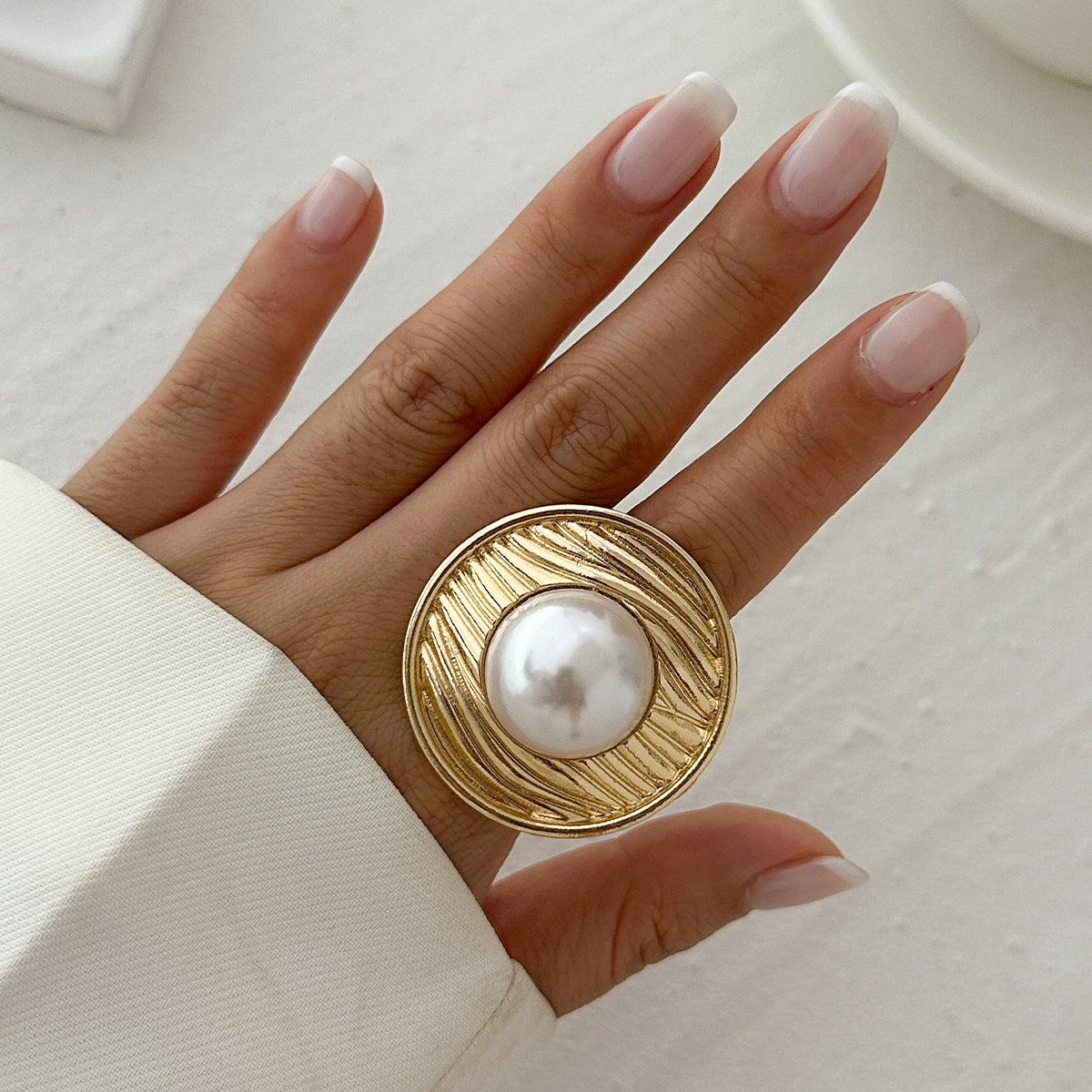 Zilora – Eleganter Wickelring mit Perlen-Design ✨ Verstellbar und stilvoll