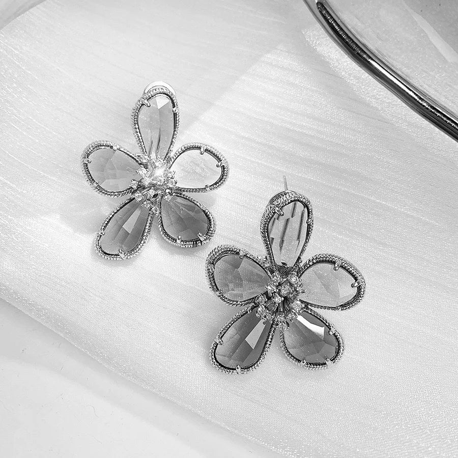 Zilora – Glamouröse Blüten-Ohrringe ✨ Stilvoll, edel & zeitlos schön