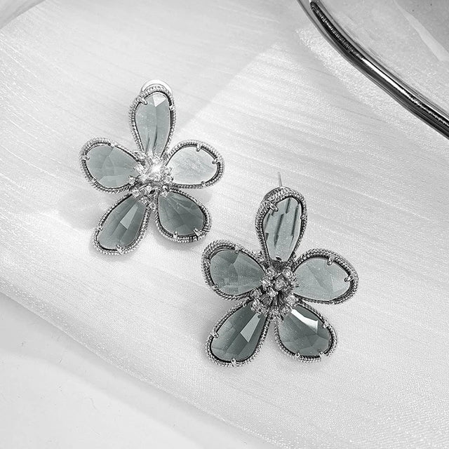 Zilora – Glamouröse Blüten-Ohrringe ✨ Stilvoll, edel & zeitlos schön