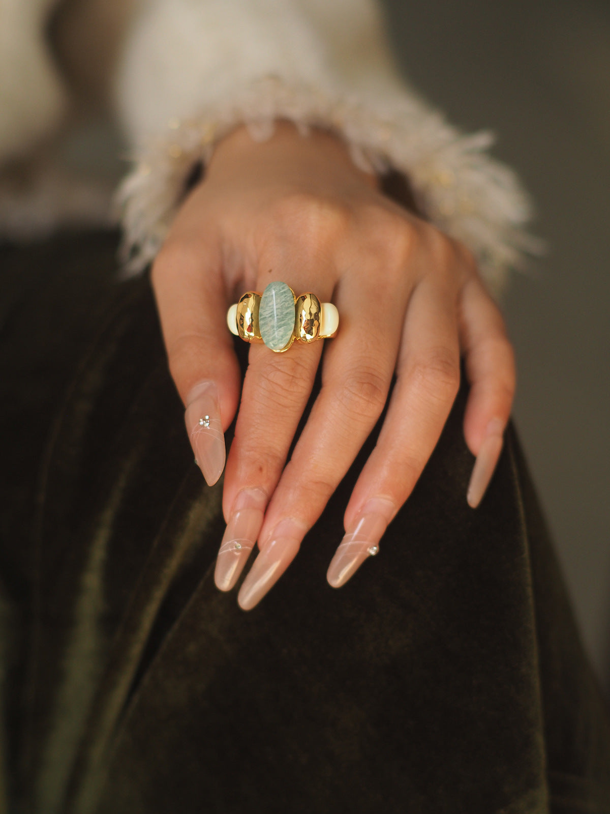 Zilora – Minimalistischer Designer-Ring ✨ Europäischer Stil in Gold