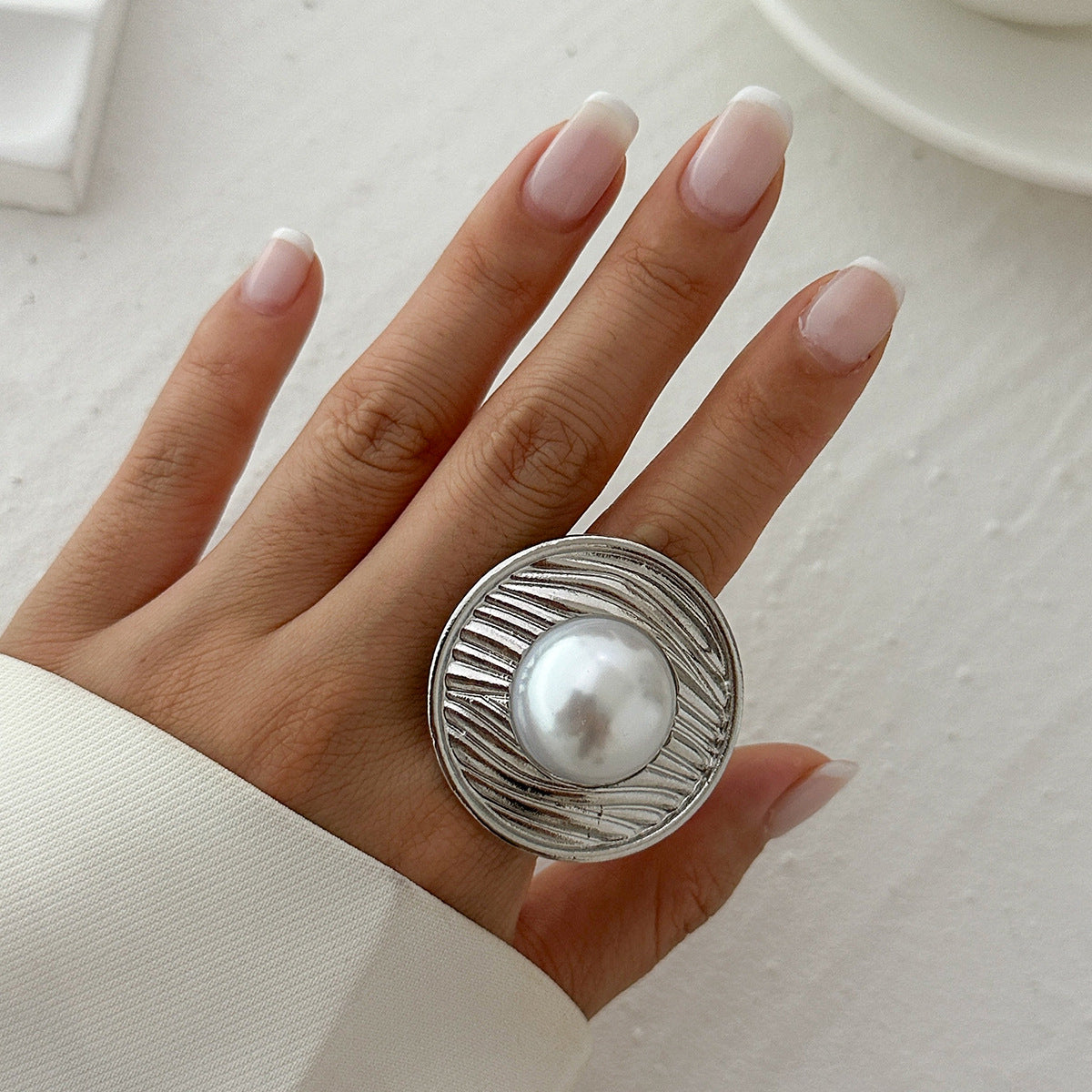 Zilora – Eleganter Wickelring mit Perlen-Design ✨ Verstellbar und stilvoll