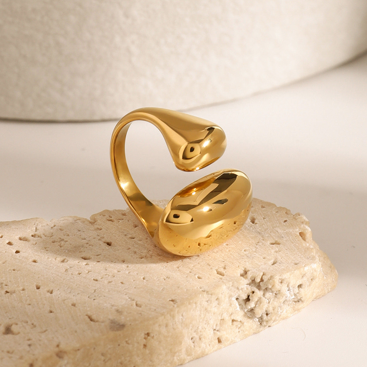 Zilora – Hochwertiger Statement-Ring 💫 Edelstahl mit edlem Design