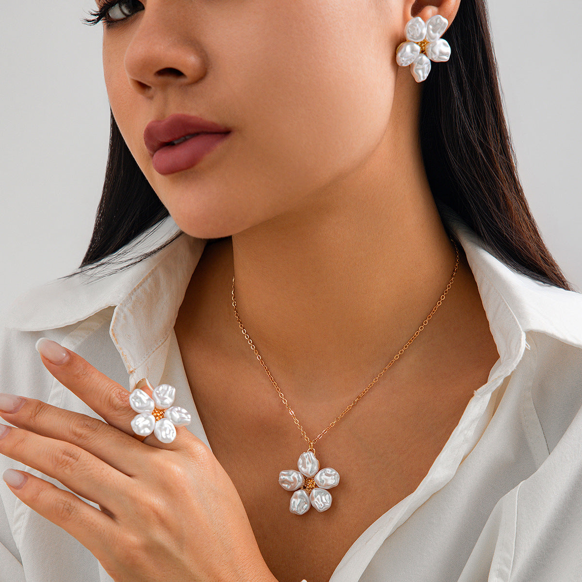 Zilora – Perlenblüten-Schmuckset ✨ Zarte Eleganz in Gold