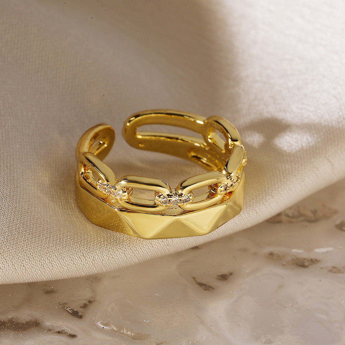 Zilora – Luxuriöser Statement-Ring ✨ Verstellbar mit geometrischem Design
