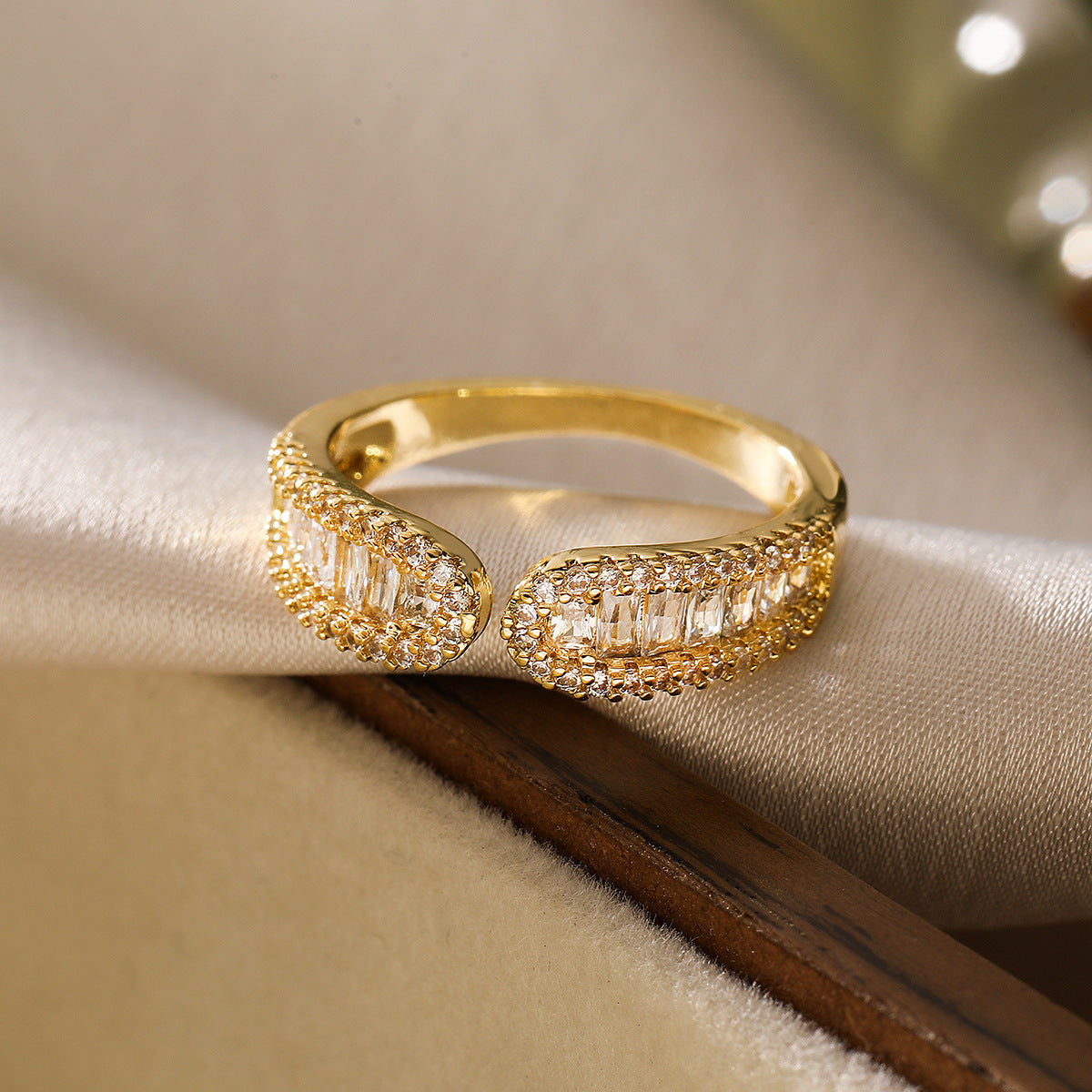 Zilora – Luxuriöser Statement-Ring ✨ Verstellbar mit geometrischem Design