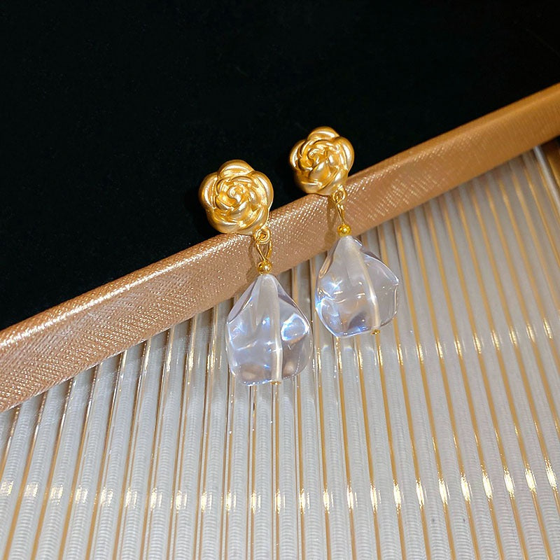 Square flower earrings, retro and high-end earrings, simple commuting fashion, light luxury earrings