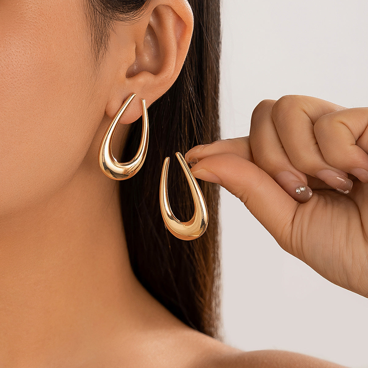Ins pleated metal texture earrings exaggerated irregular earrings Business waterdrop earrings