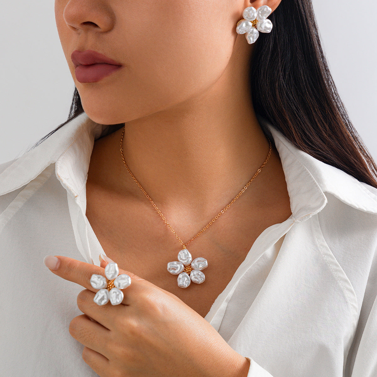 Zilora – Perlenblüten-Schmuckset ✨ Zarte Eleganz in Gold