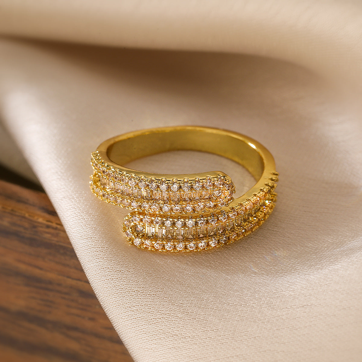Zilora – Luxuriöser Statement-Ring ✨ Verstellbar mit geometrischem Design