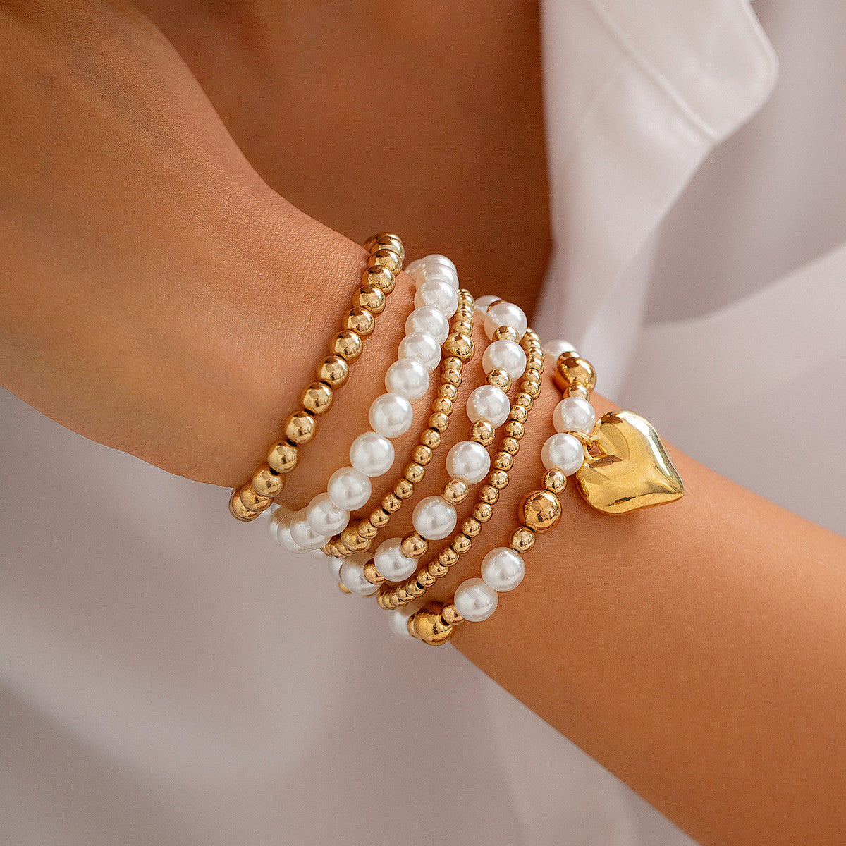 Goldenes & Weißes Perlenarmband