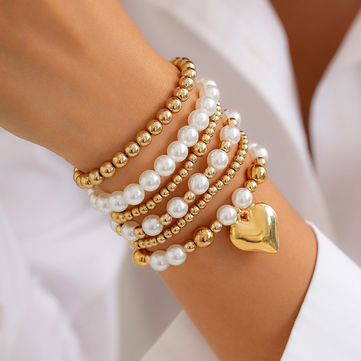 Goldenes & Weißes Perlenarmband