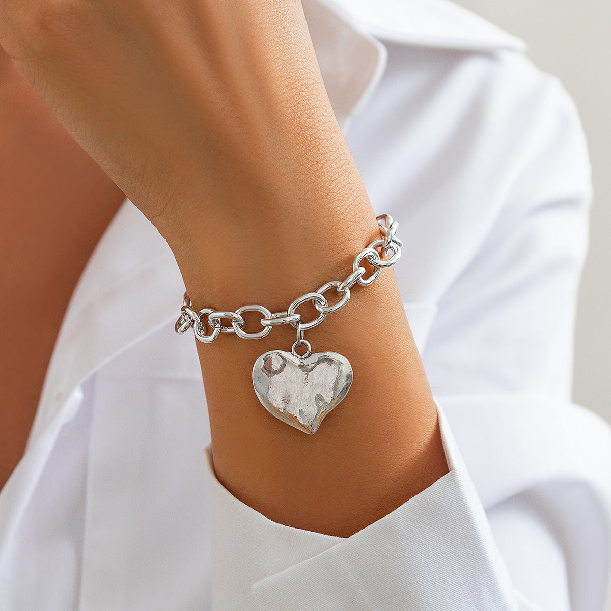 Zilora – Herzförmige Anhänger-Kette ✨ Moderner Glanz und stilvolle Eleganz