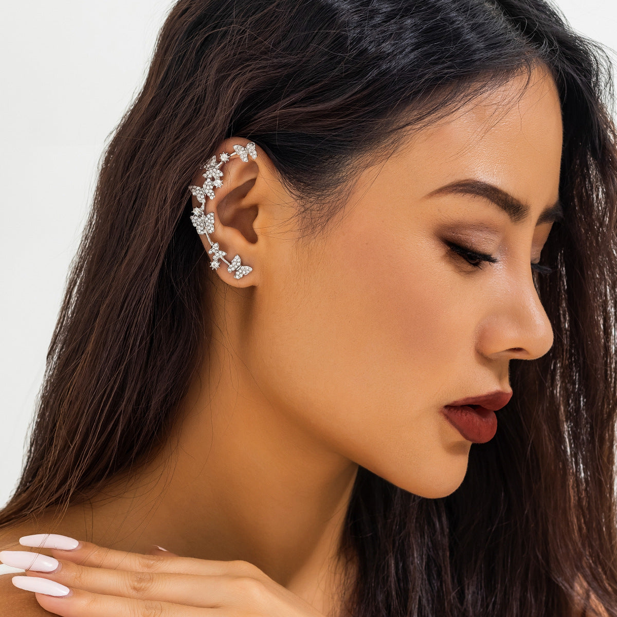 Zilora – Luxuriöser Ohrclip mit Diamant-Glanz 🦋 Ein Hauch von Märchen