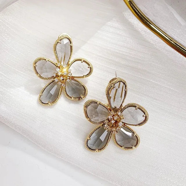 Zilora – Glamouröse Blüten-Ohrringe ✨ Stilvoll, edel & zeitlos schön