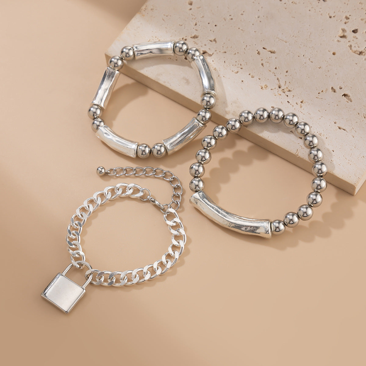 Goldenes & Weißes Perlenarmband