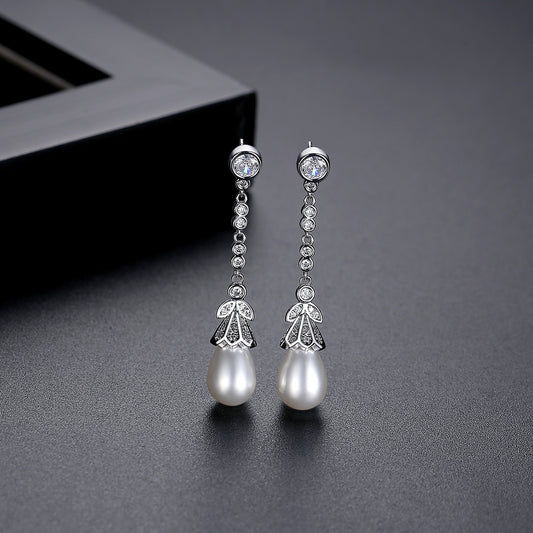 Zilora – Silberne Perlenohrringe mit Zirkonia ✨ Zeitlose Eleganz