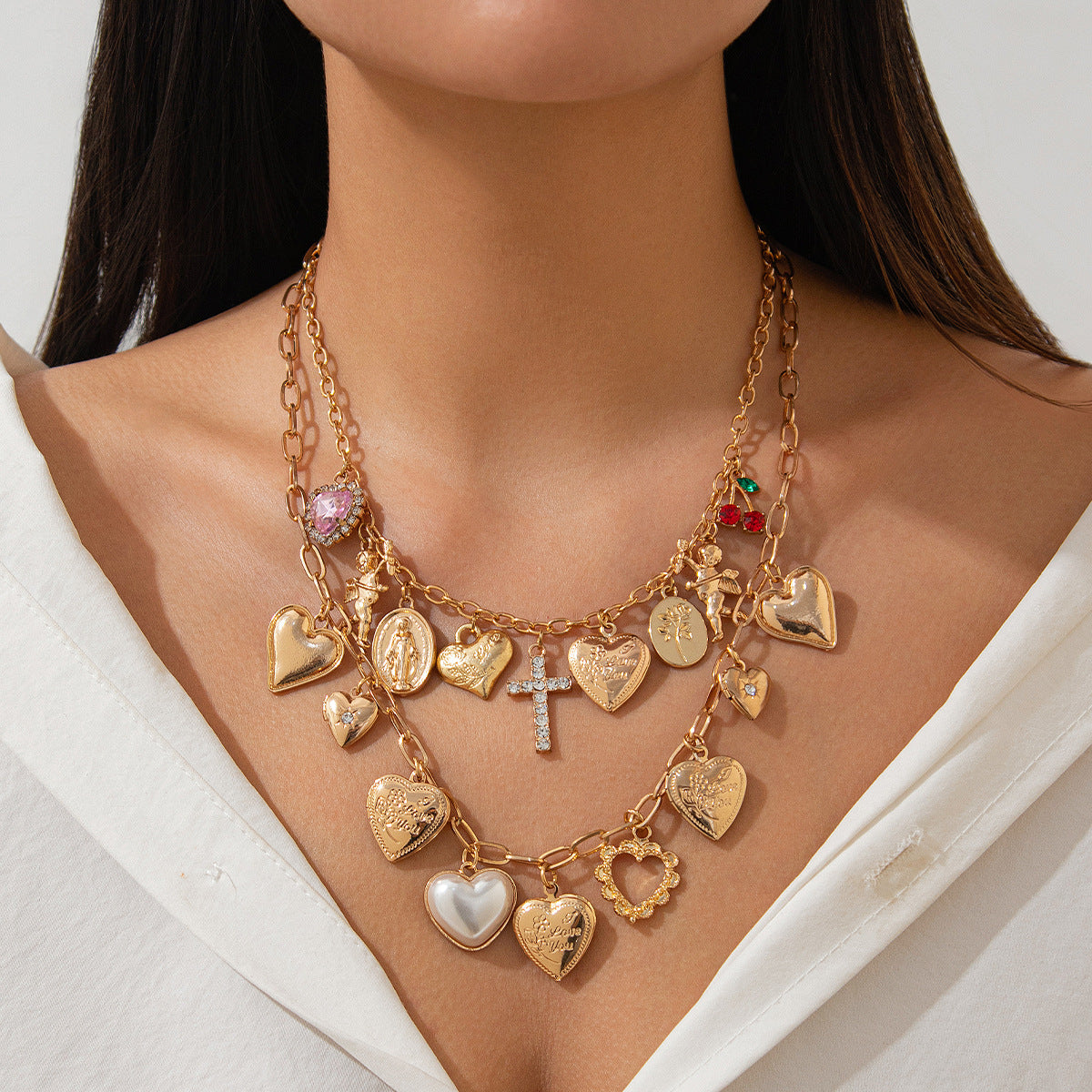 Zilora – Elegante Kreuz-Kette mit Strass und Perlen 💎
