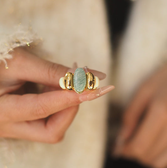 Zilora – Minimalistischer Designer-Ring ✨ Europäischer Stil in Gold