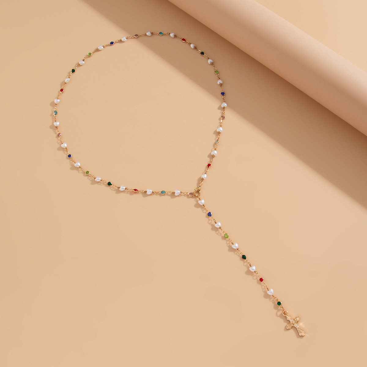 Zilora – Feine Perlen-Kreuz-Kette im Layering-Stil 💎