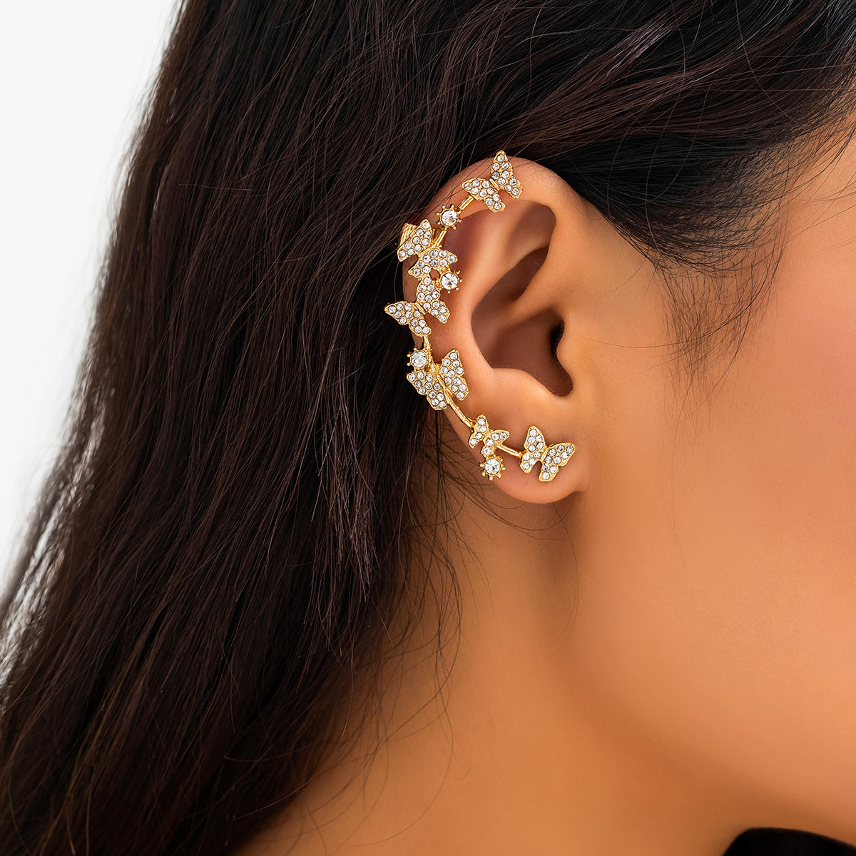 Zilora – Luxuriöser Ohrclip mit Diamant-Glanz 🦋 Ein Hauch von Märchen