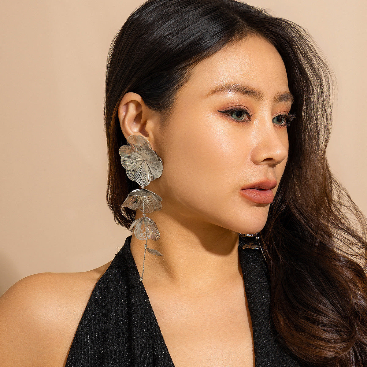 Zilora – Elegante Ginkgo-Blatt-Kette mit zarten Tasseln ✨
