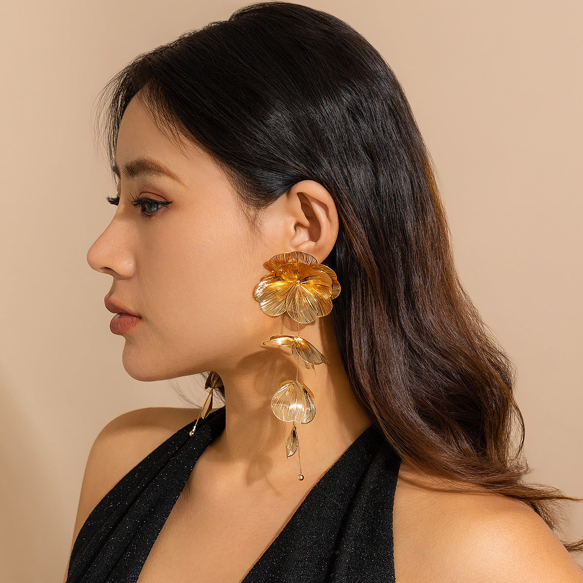 Zilora – Elegante Ginkgo-Blatt-Kette mit zarten Tasseln ✨